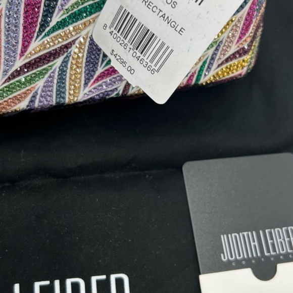 Women's Judith Leiber Mural clutch bag with chain - Picture 4 of 9